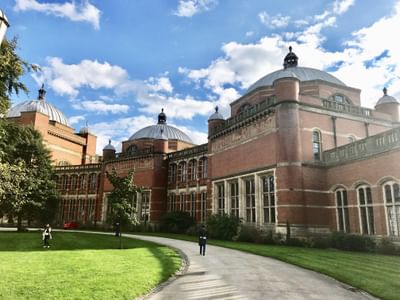 BA Modern Languages with Business Management