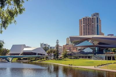 Bachelor of Business (International Hotel Management)